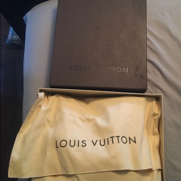 Authentic - Lv delightful PM - Picture 3 of 16